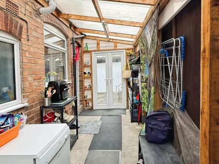 3 bedroom Semi-detached house for sale in Aylestone Drive, Aylestone, Leicester, LE2