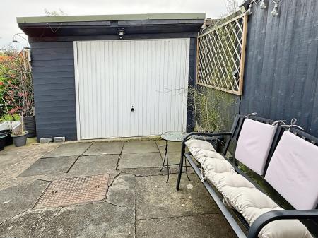 3 bedroom Semi-detached house for sale in Aylestone Drive, Aylestone, Leicester, LE2