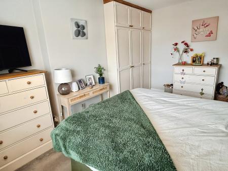 3 bedroom Semi-detached house for sale in Aylestone Drive, Aylestone, Leicester, LE2