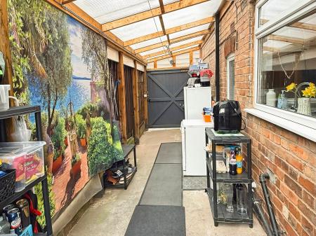 3 bedroom Semi-detached house for sale in Aylestone Drive, Aylestone, Leicester, LE2