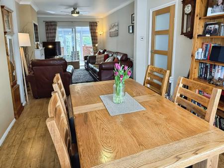 3 bedroom Semi-detached house for sale in Aylestone Drive, Aylestone, Leicester, LE2