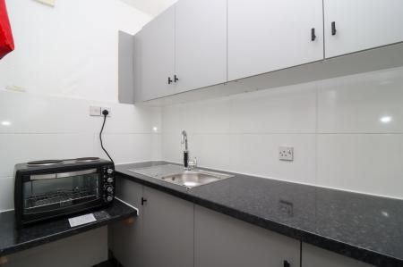 1 bedroom Studio flat to let in St James Terrace, Leicester, LE2