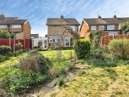 3 bedroom Detached house for sale in Fairstone Hill, Oadby, LE2