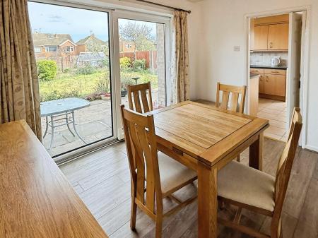 3 bedroom Detached house for sale in Fairstone Hill, Oadby, LE2