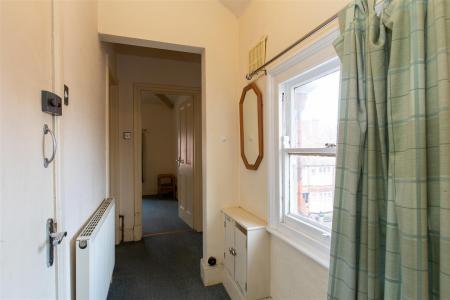 1 bedroom Flat to let in St James Terrace, Leicester, LE2