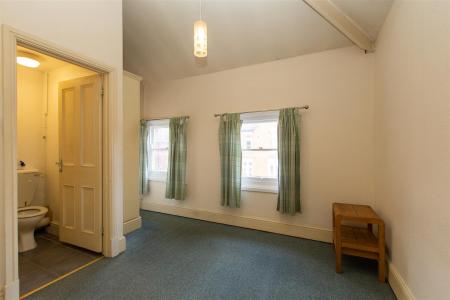 1 bedroom Flat to let in St James Terrace, Leicester, LE2