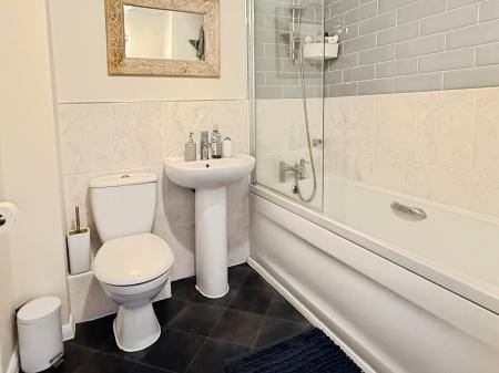 4 bedroom Semi-detached house for sale in Lady Jane Walk, Scraptoft, LE7