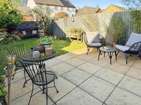 4 bedroom Semi-detached house for sale in Lady Jane Walk, Scraptoft, LE7