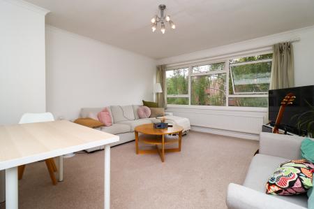 3 bedroom Flat to let in The Albany, 240-242 London Road, Leicester, LE2