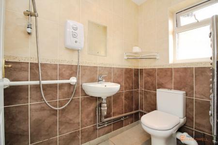 4 bedroom Detached bungalow for sale in Eastmere Road, Wigston, LE18