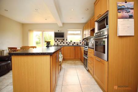 4 bedroom Detached bungalow for sale in Eastmere Road, Wigston, LE18