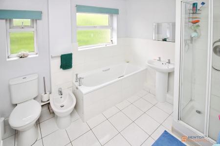 4 bedroom Detached bungalow for sale in Eastmere Road, Wigston, LE18