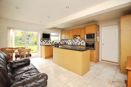 4 bedroom Detached bungalow for sale in Eastmere Road, Wigston, LE18