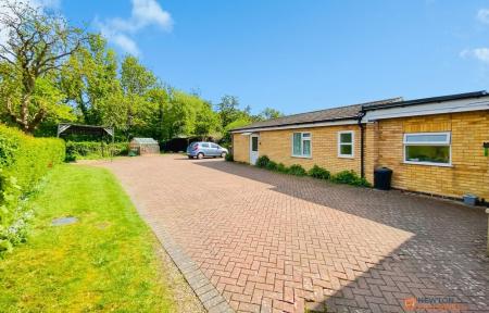 4 bedroom Detached bungalow for sale in Eastmere Road, Wigston, LE18