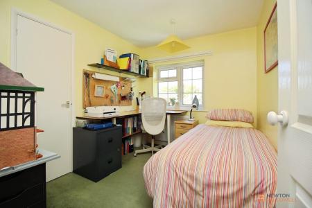 4 bedroom Detached house for sale in Fitzwilliam Close, Oadby, LE2
