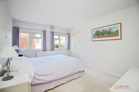 4 bedroom Detached house for sale in Fitzwilliam Close, Oadby, LE2