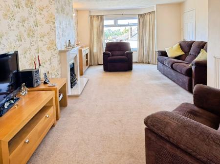 3 bedroom Semi-detached house for sale in Seagrave Drive, Oadby, LE2