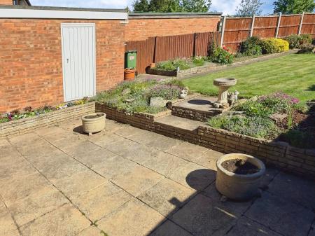 3 bedroom Semi-detached house for sale in Seagrave Drive, Oadby, LE2