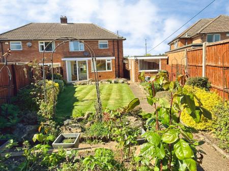 3 bedroom Semi-detached house for sale in Seagrave Drive, Oadby, LE2
