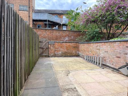 2 bedroom Terraced House to let in Clifton Rd, Leicester, LE2