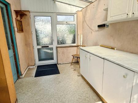 2 bedroom Semi-detached house for sale in Garnett Crescent, Eyres Monsell, Leicester, LE2