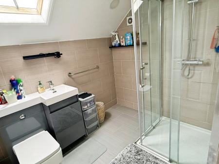 3 bedroom Detached house for sale in Drury Lane, Oadby, LE2