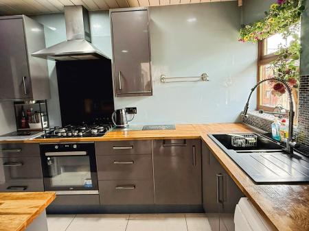 3 bedroom Detached house for sale in Drury Lane, Oadby, LE2