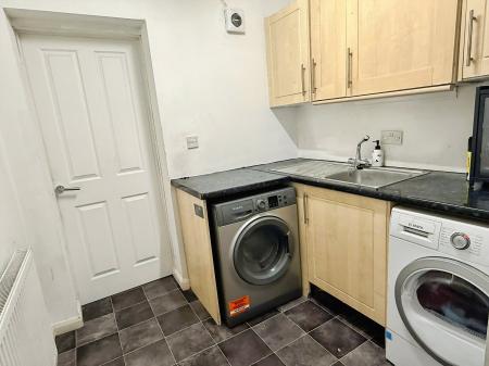 3 bedroom Detached house for sale in Drury Lane, Oadby, LE2