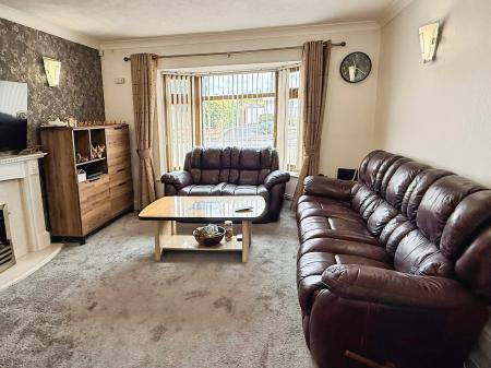 3 bedroom Detached house for sale in Drury Lane, Oadby, LE2