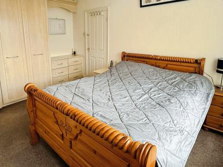 3 bedroom Detached house for sale in Drury Lane, Oadby, LE2