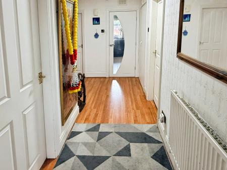 3 bedroom Detached house for sale in Drury Lane, Oadby, LE2
