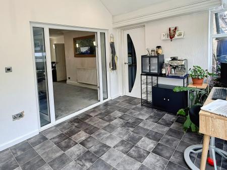 3 bedroom Detached house for sale in Drury Lane, Oadby, LE2