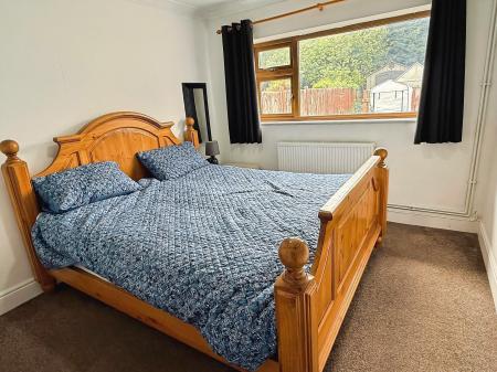 3 bedroom Detached house for sale in Drury Lane, Oadby, LE2