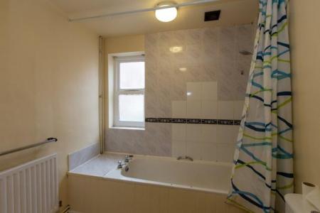 1 bedroom Flat to let in St James Terrace, Leicester, LE2