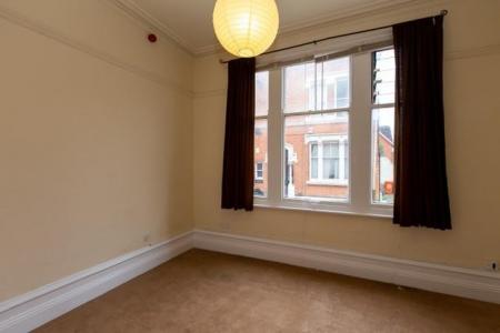 1 bedroom Flat to let in St James Terrace, Leicester, LE2