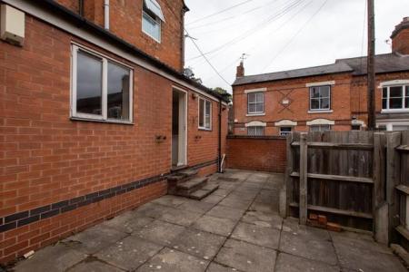 1 bedroom Flat to let in St James Terrace, Leicester, LE2