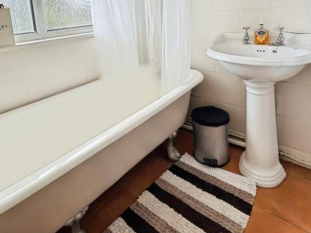 3 bedroom Town house for sale in Lymington Road, Scraptoft, Leicester, LE5