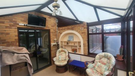 4 bedroom Detached house for sale in Haywood Close, Evington, Leicester, LE5