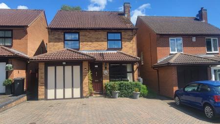4 bedroom Detached house for sale in Haywood Close, Evington, Leicester, LE5