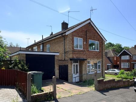 3 bedroom Semi-detached house to let in Westover Road, Leicester, LE3