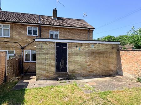3 bedroom Semi-detached house to let in Westover Road, Leicester, LE3