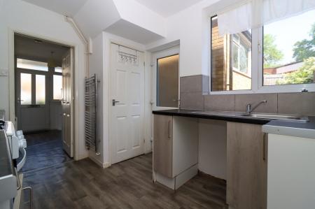 3 bedroom Semi-detached house to let in Westover Road, Leicester, LE3