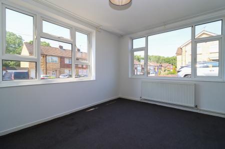 3 bedroom Semi-detached house to let in Westover Road, Leicester, LE3