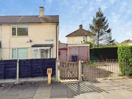 2 bedroom Semi-detached house for sale in Cokayne Road, Leicester, LE3