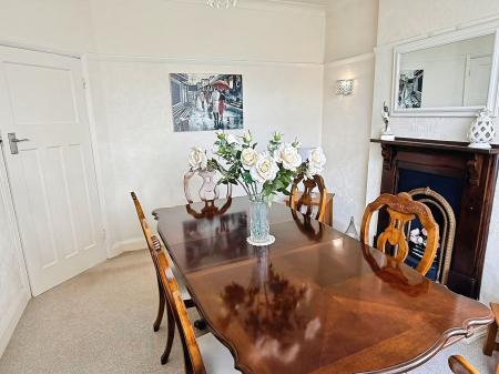 3 bedroom Semi-detached house for sale in Scraptoft Lane, Leicester, LE5