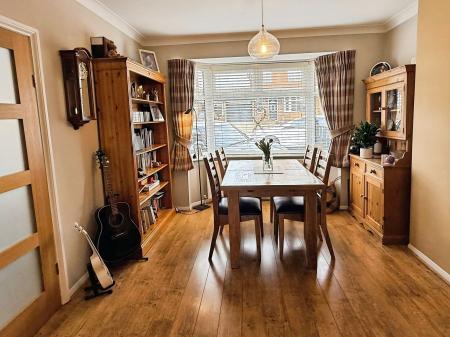 3 bedroom Semi-detached house for sale in Aylestone Drive, Leicester, LE2