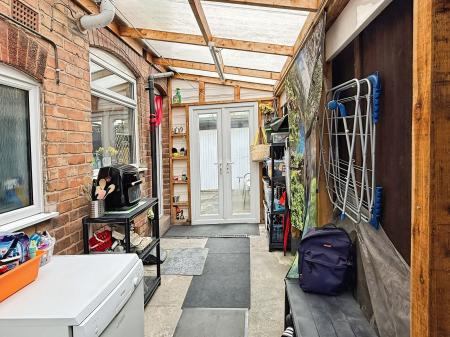 3 bedroom Semi-detached house for sale in Aylestone Drive, Leicester, LE2