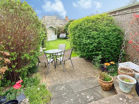 3 bedroom Semi-detached house for sale in Aylestone Drive, Leicester, LE2