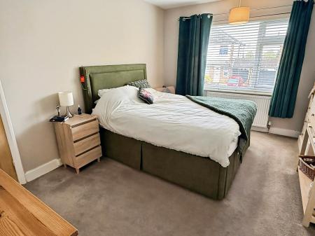 3 bedroom Semi-detached house for sale in Aylestone Drive, Leicester, LE2