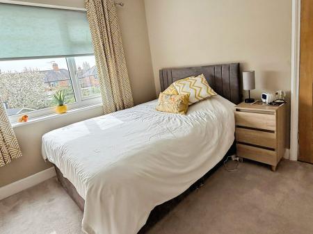 3 bedroom Semi-detached house for sale in Aylestone Drive, Leicester, LE2